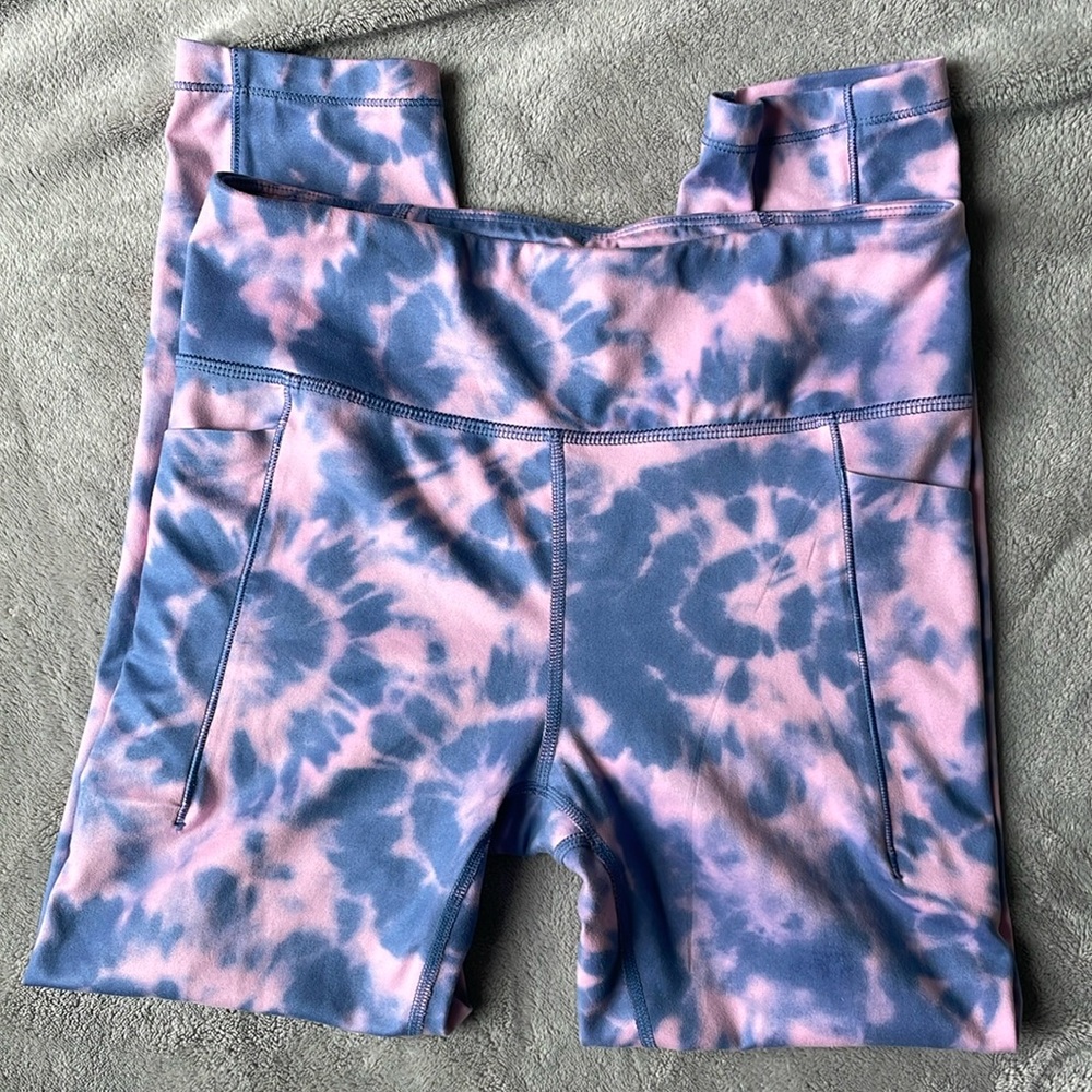 ATHLETA high rise STASH YOUR TREASURES CAPRI LEGGING